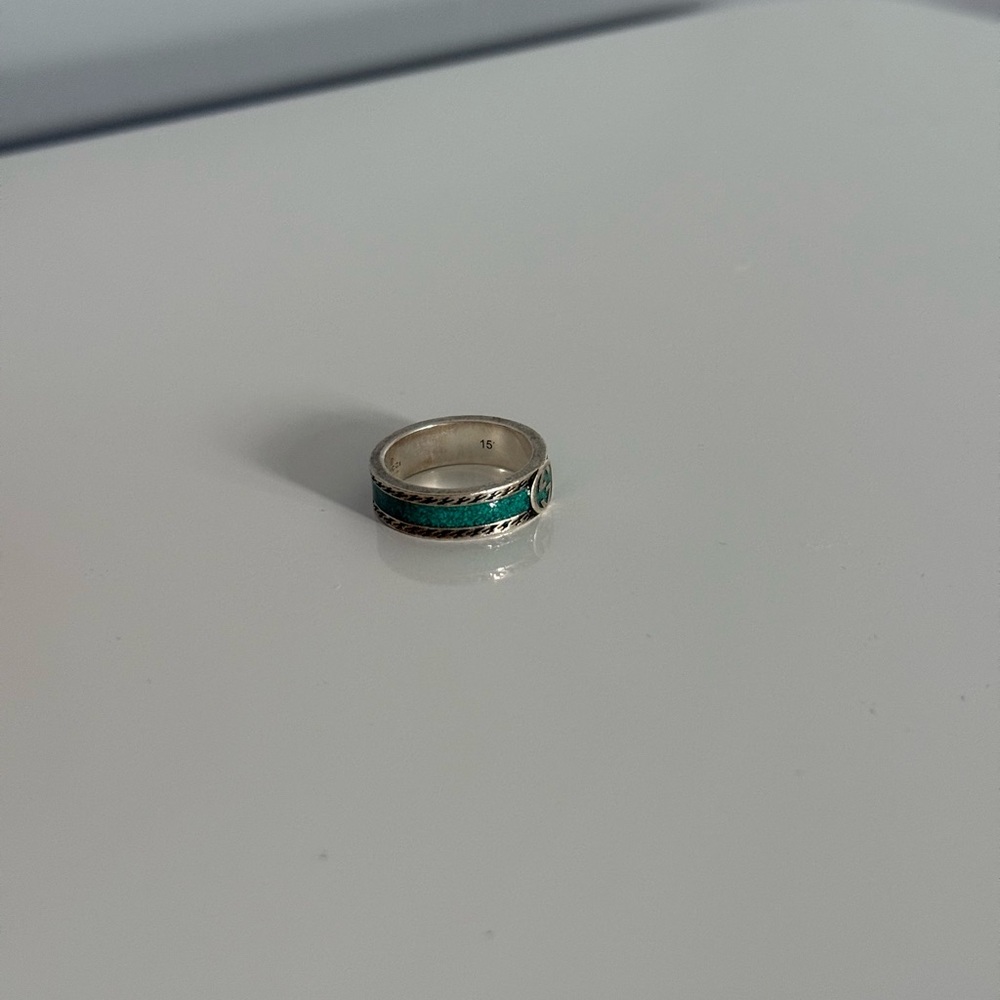 Gucci Silver and Green Jewelry Ring - Picture 2 of 4